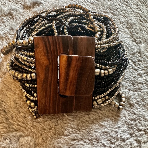 Pink House Style Stretch Bracelet Glass Beads Wood Buckle NWT - Picture 1 of 1